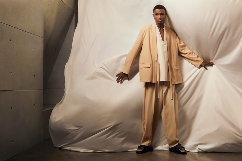윤 안의 앰부시 2021년 봄, 여름 컬렉션 캠페인, 아녹 야이, 말릭 앤더슨, 앰부쉬, 일본 현대 건축, 전통 의상, 드레스