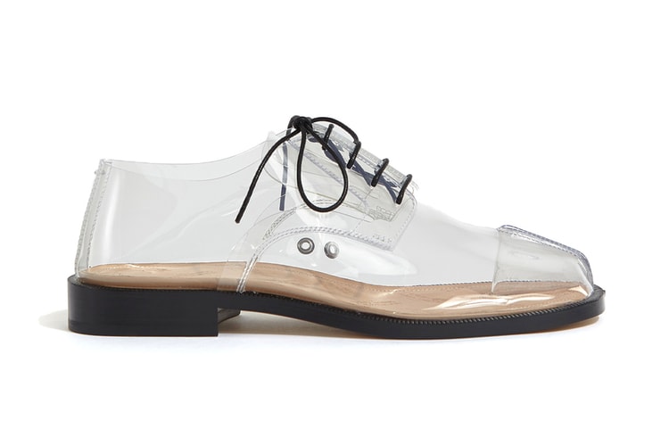 PVB 소재로 만들어진 메종 마르지엘라의 투명 타비 레이스업 슈즈 출시 정보