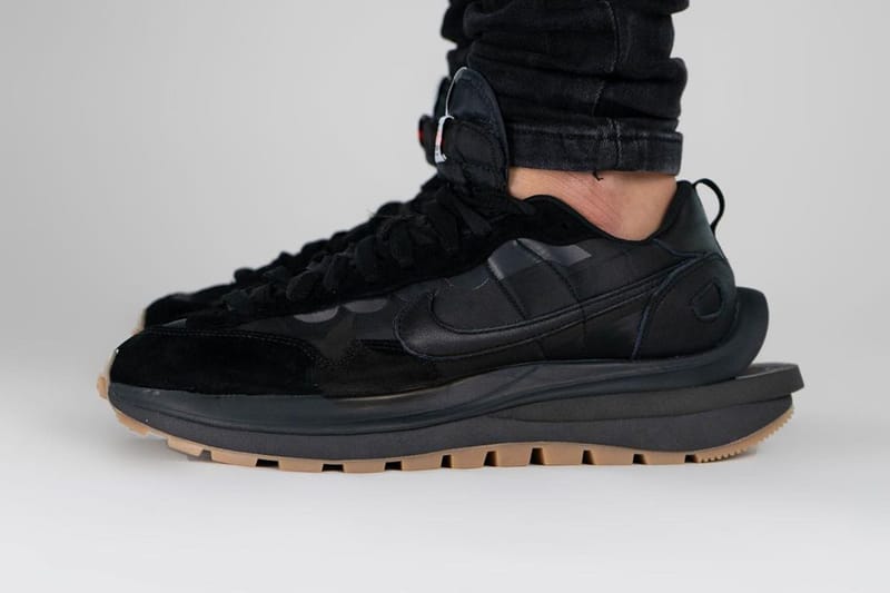 사카이 x 나이키 베이퍼와플 '블랙/검'을 신은 모습은?