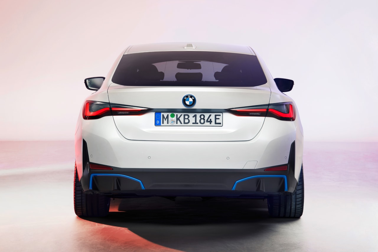 BMW의 새로운 전기 세단, ‘i4’ 외장 디자인이 공개됐다, 전기차, 테슬라, 모델 3