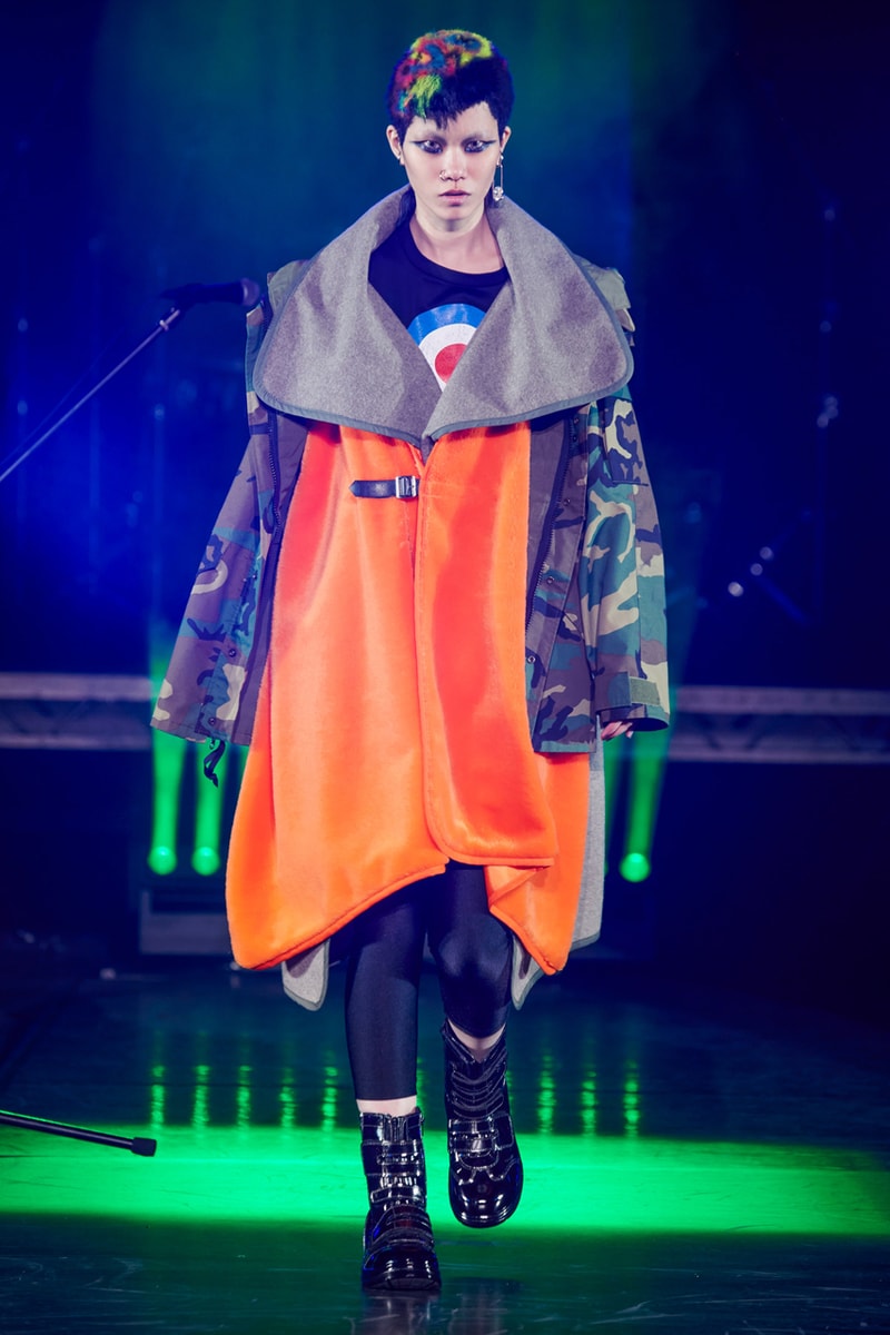 베르사체 협업 포함, 준야 와타나베 2021 FW 컬렉션 런웨이, 데이비드 보위, 퀸, 롤링 스톤스, 섹스 피스톨즈, 꼼 데 가르송, 도버 스트리트 마켓
