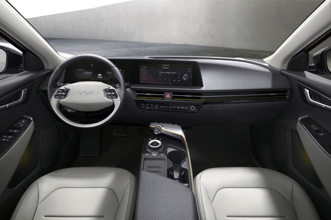 기아의 새 전기차, ‘EV6’ 실내외 디자인이 공개됐다, 현대자동차그룹, 아이오닉 5