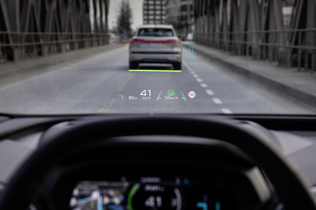 아우디의 새로운 전기 SUV, ‘Q4 e-트론’ 전 세계 최초 공개, 증강 현실 헤드업 디스플레이, 스포트백