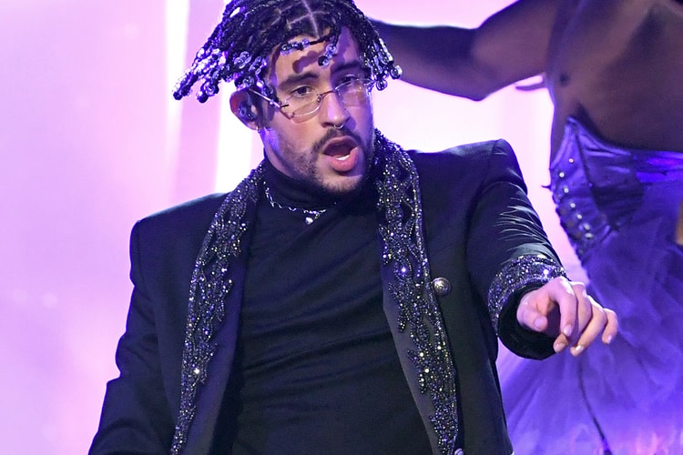 뮤지션 배드 버니가 WWE '레슬매니아 37'에서 데뷔전을 치렀다