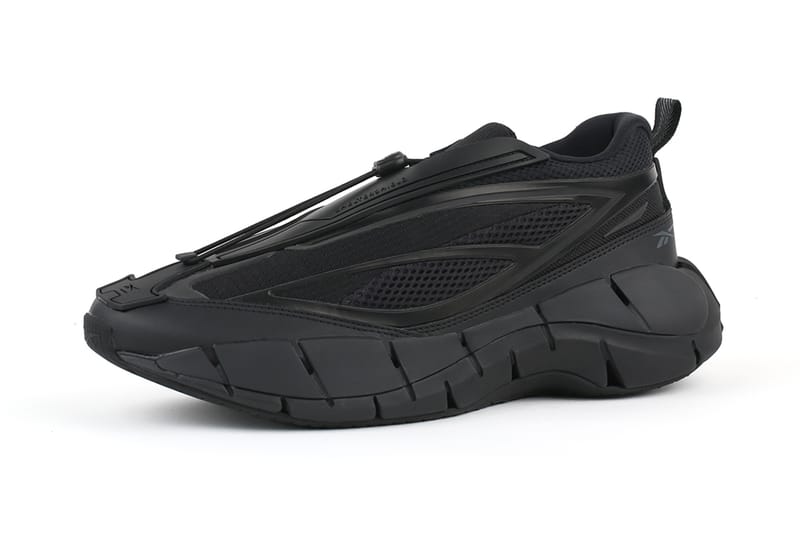 축구화와 워터 슈즈를 결합한 리복 직 3D 스톰 '하이드로 블랙' 출시 정보