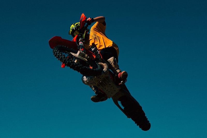 예스아이씨 2021 SS 캠페인 'Dirt Bike Motocross' 공개