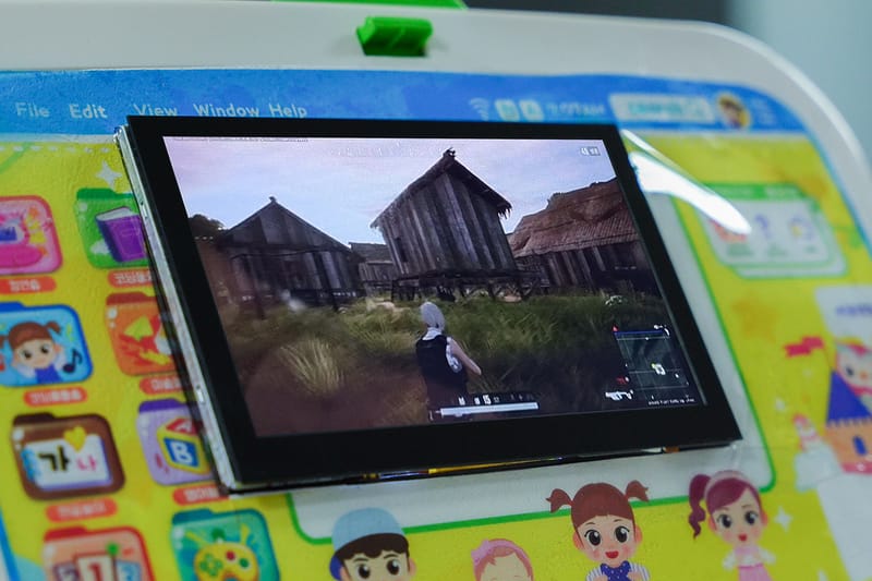 추억의 '콩순이 컴퓨터'로 '배틀그라운드'를 돌린 사람이 등장했다