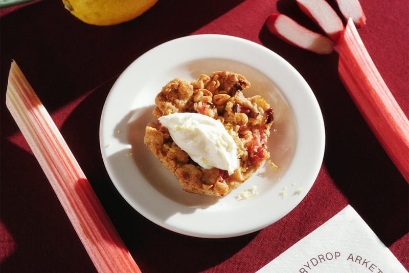 아르켓의 새로운 메뉴 ‘스웨디시 루바브 아몬드 크럼블’ 출시