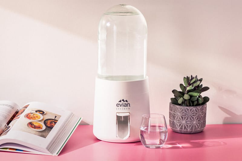 버질 아블로 x 에비앙, 물풍선 타입의 ‘리뉴’ 정수기 출시