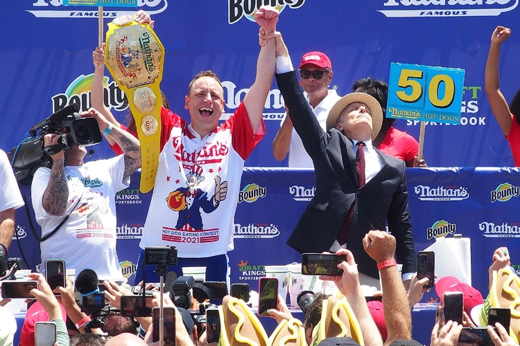 ‘핫도그 먹기 대회’ 챔피언이 10분 동안 먹은 핫도그 개수는?