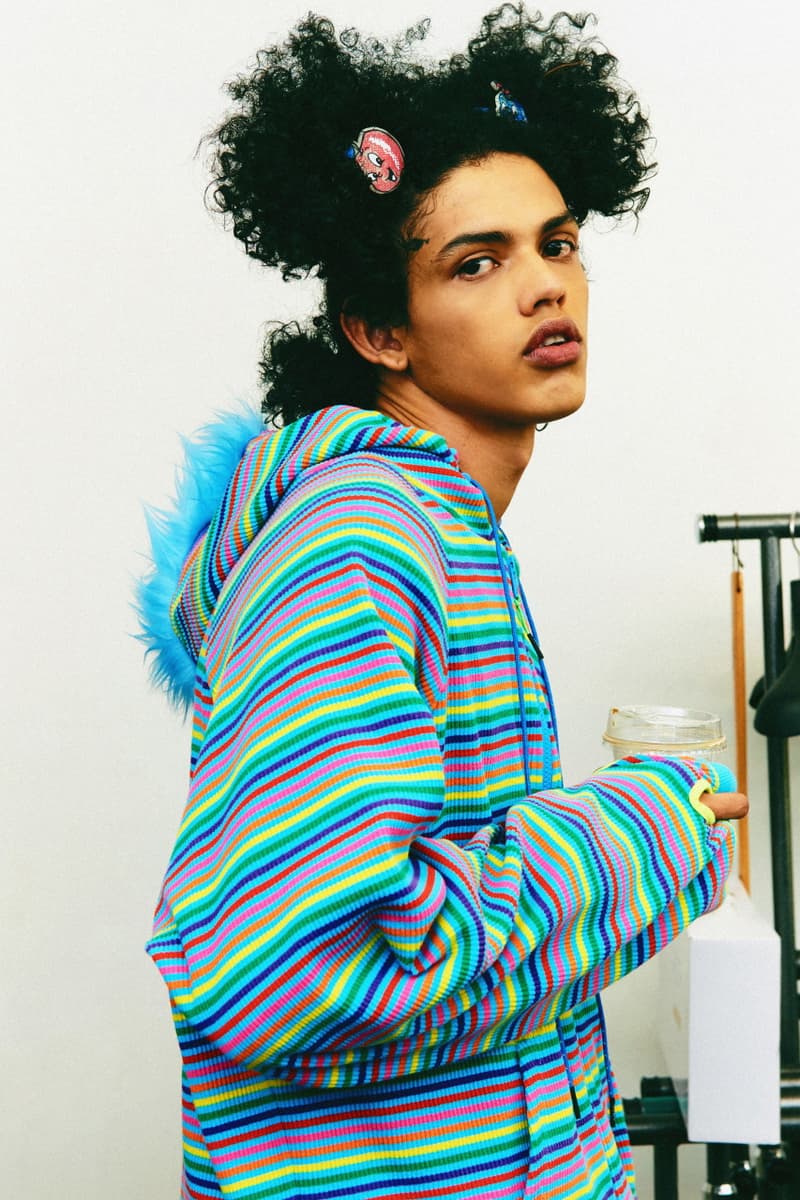 단독: 바조우의 99%IS- 컬렉션 vol.16 'OUR STORY WiLL BE HISTORY' 룩북 촬영 현장, 업사이드다운 신발끈, 액세서리