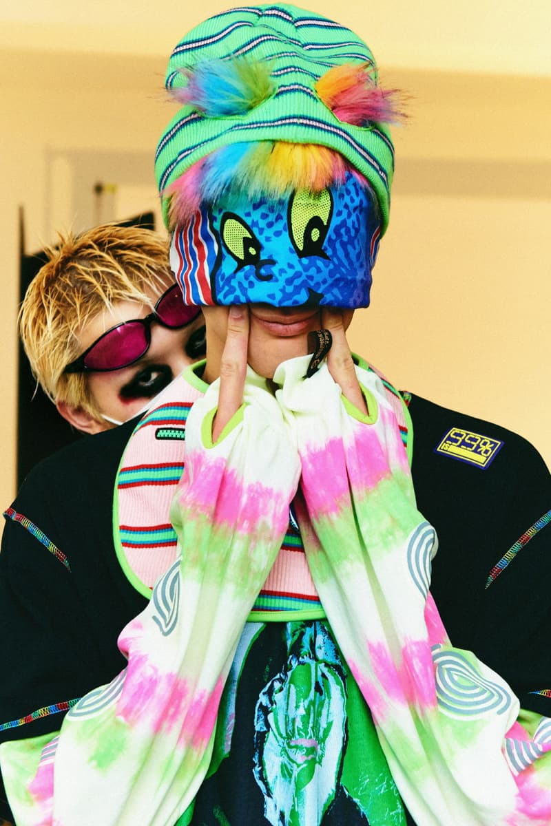 단독: 바조우의 99%IS- 컬렉션 vol.16 'OUR STORY WiLL BE HISTORY' 룩북 촬영 현장, 업사이드다운 신발끈, 액세서리