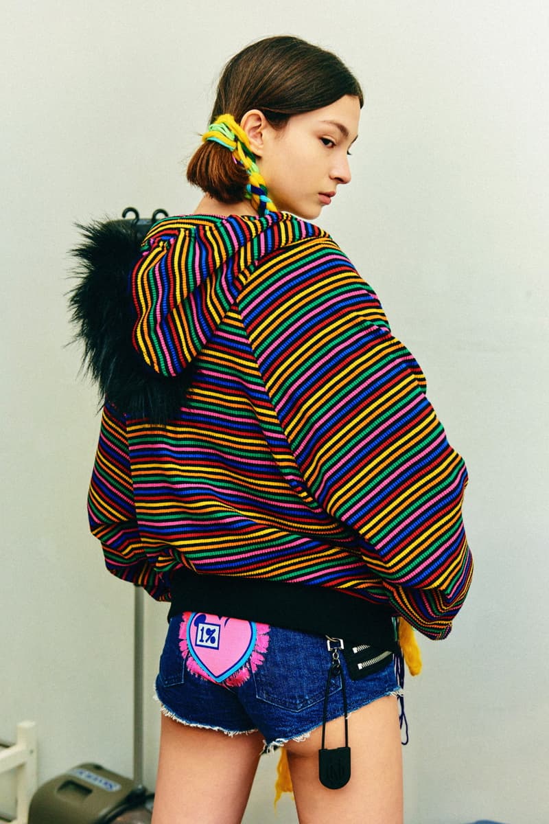 단독: 바조우의 99%IS- 컬렉션 vol.16 'OUR STORY WiLL BE HISTORY' 룩북 촬영 현장, 업사이드다운 신발끈, 액세서리