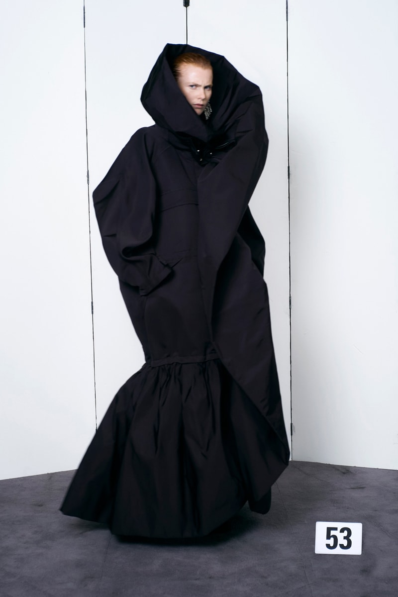 무려 53년 만에 진행된 발렌시아가의 쿠튀르 컬렉션 살펴보기, 뎀나 바잘리아, 오뜨 꾸뛰르, 오트 쿠튀르, 양복, 정장