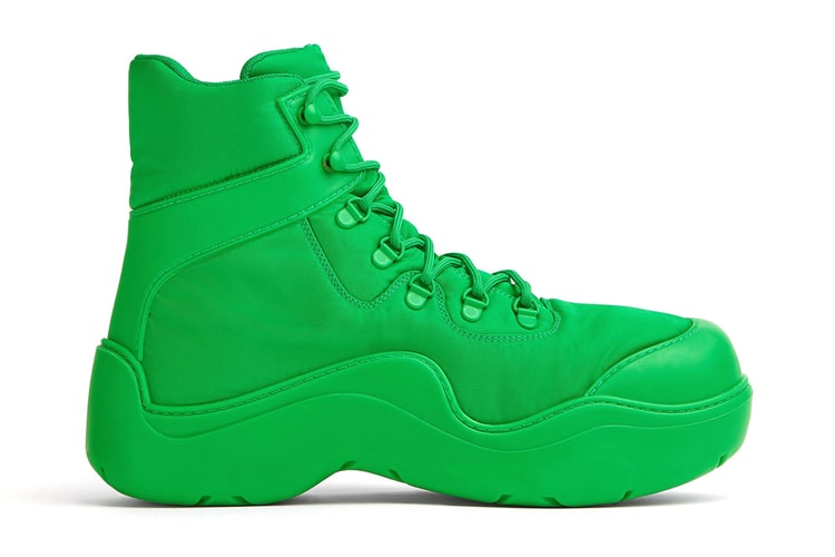 다섯 가지 컬러웨이로 제작된, 보테가 베네타 ‘퍼들 봄버’ 부츠 공개