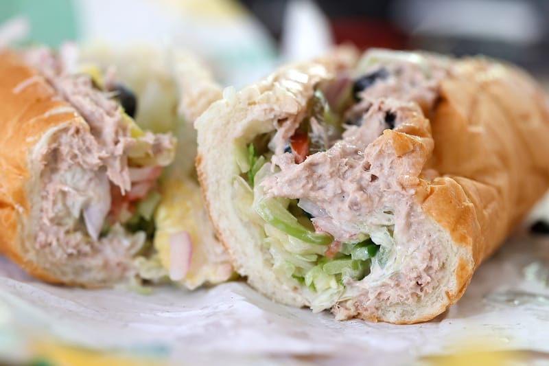 서브웨이, '가짜 참치 샌드위치' 논란 해명 위해 웹사이트까지 개설했다?