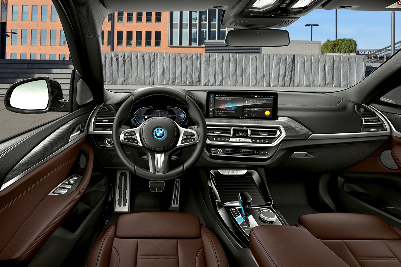 새로운 얼굴로 돌아온 BMW 순수 전기차, ‘iX3’ 디자인 공개, SUV, 페이스리프트