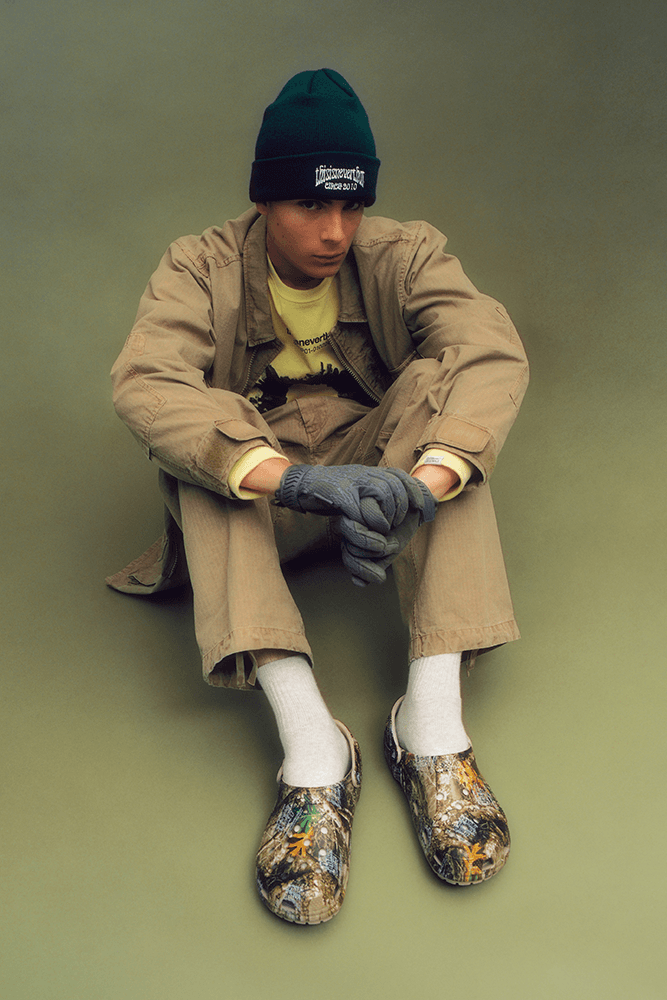 크록스 x 디스이즈네버댓 클래식 클로그, 디네댓, 출시 정보, 가격, crocs, thisisneverthat, classic clog, footwear, 도심 속 숲의 분위기를 담은, 디스이즈네버댓 x 크록스 협업 컬렉션