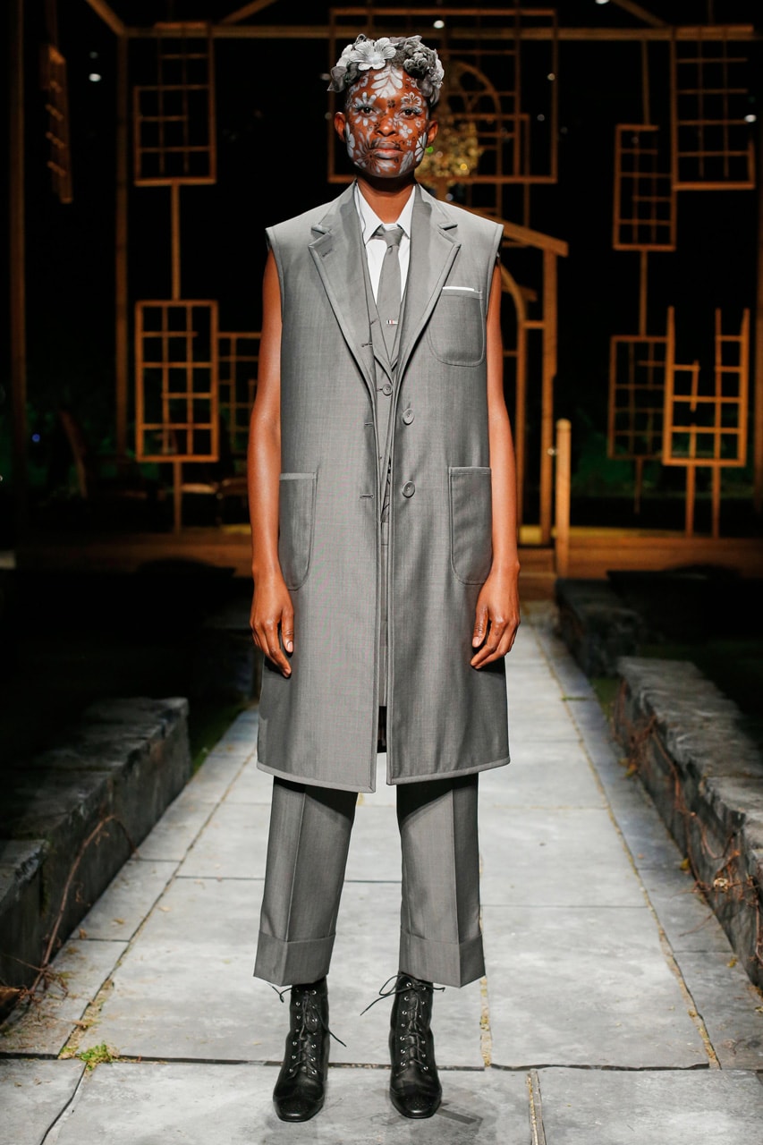 남성복과 여성복의 경계를 무너뜨린 톰 브라운 2022 SS 컬렉션 런웨이, 톰브라운, 톰브라운 수트, 테일러링, 미국, 뉴욕 패션위크