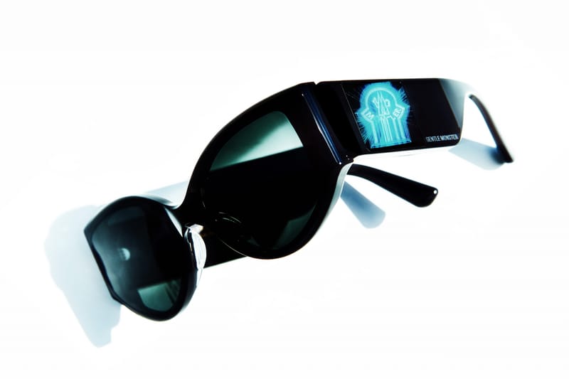 젠틀몬스터가 몽클레르 지니어스와의 협업을 알리며 공개한 특별한 초대장