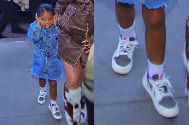 새로운 트래비스 스콧 x 나이키 에어 조던 1 '리버스 모카' 컬러웨이 첫 공개