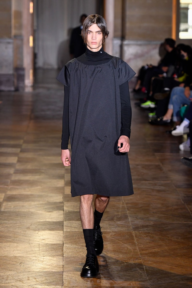 젠더리스 디자인에 중점을 둔, 라프 시몬스 2022 SS 컬렉션 런웨이, 프라다, 보그 런웨이, 파리 패션위크, 패션쇼