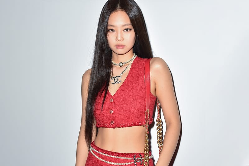 파리 패션위크 샤넬 쇼에 등장한 블랙핑크 제니의 모습