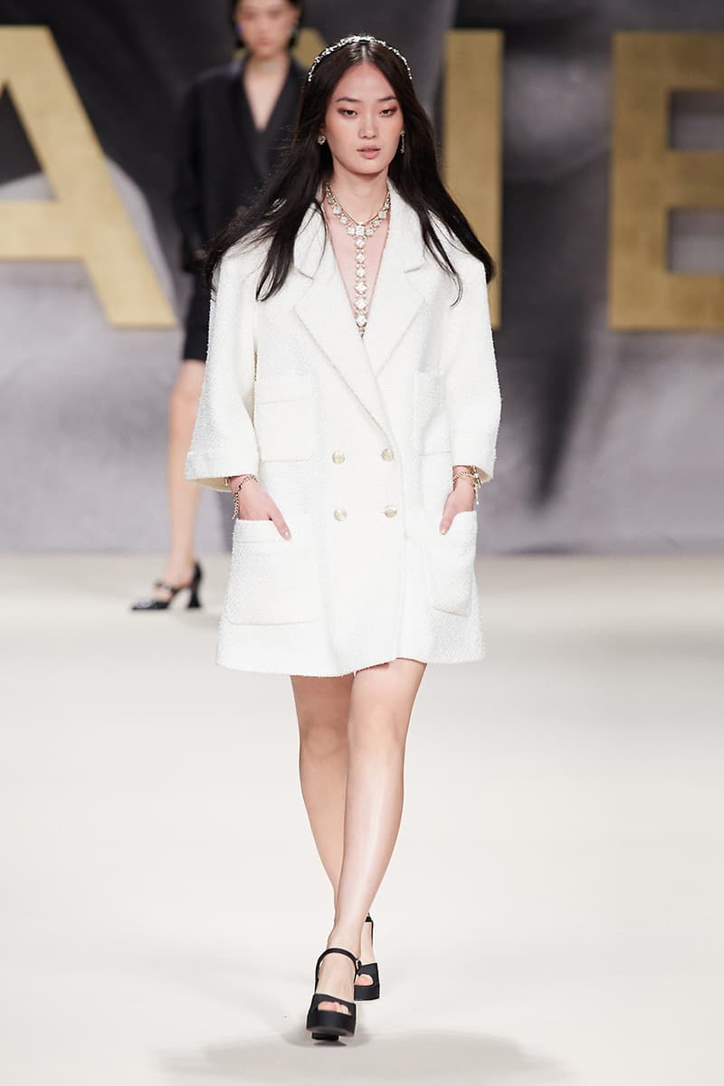 1980, 90년대의 완벽한 부활, 샤넬 2022 봄, 여름 컬렉션 쇼