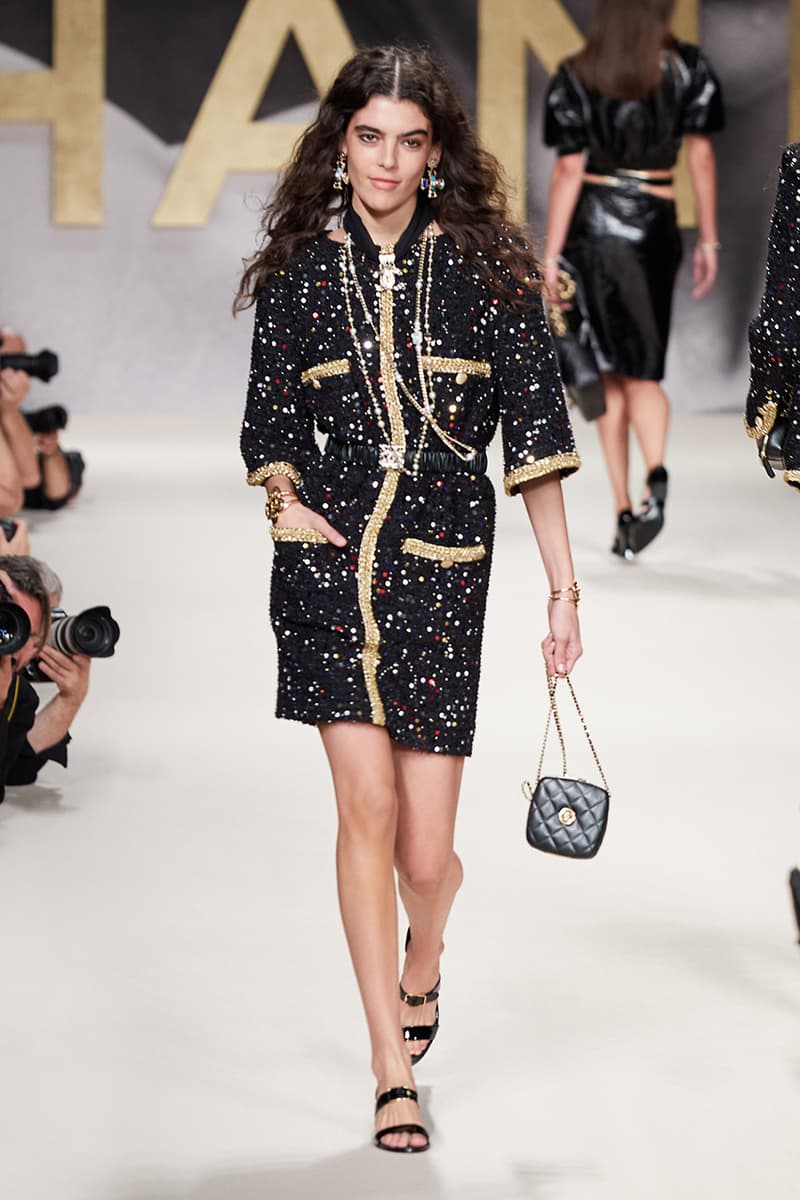 1980, 90년대의 완벽한 부활, 샤넬 2022 봄, 여름 컬렉션 쇼