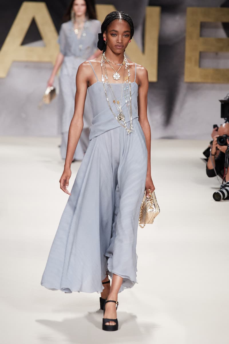 1980, 90년대의 완벽한 부활, 샤넬 2022 봄, 여름 컬렉션 쇼