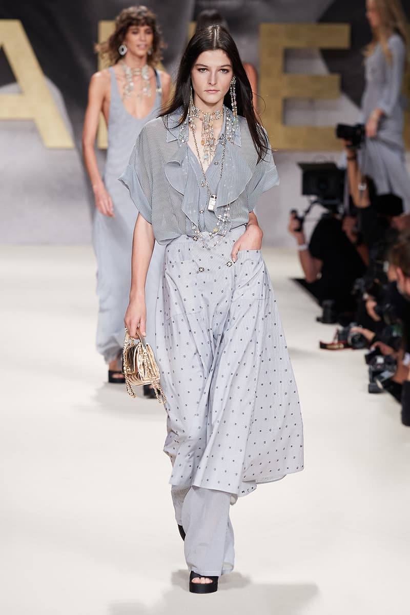 1980, 90년대의 완벽한 부활, 샤넬 2022 봄, 여름 컬렉션 쇼