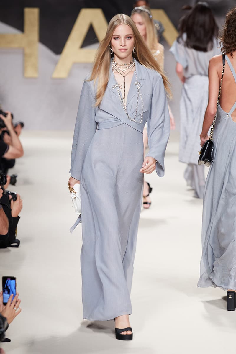 1980, 90년대의 완벽한 부활, 샤넬 2022 봄, 여름 컬렉션 쇼