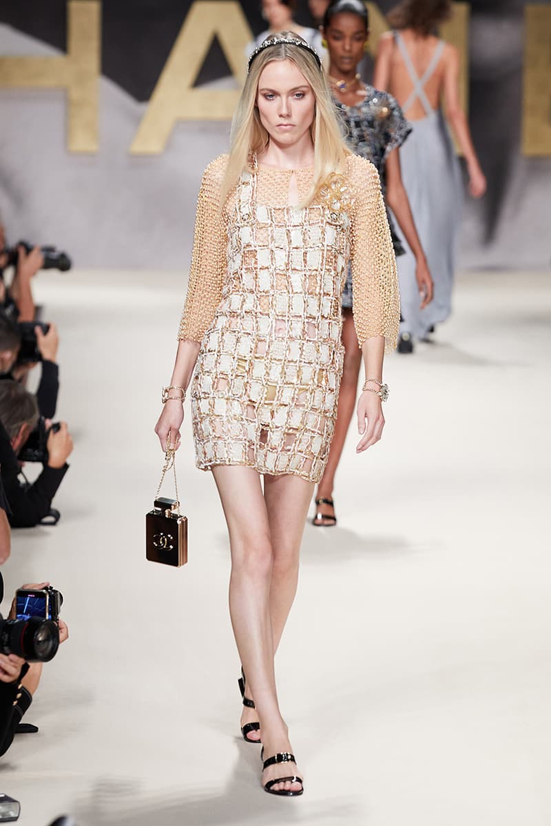 1980, 90년대의 완벽한 부활, 샤넬 2022 봄, 여름 컬렉션 쇼