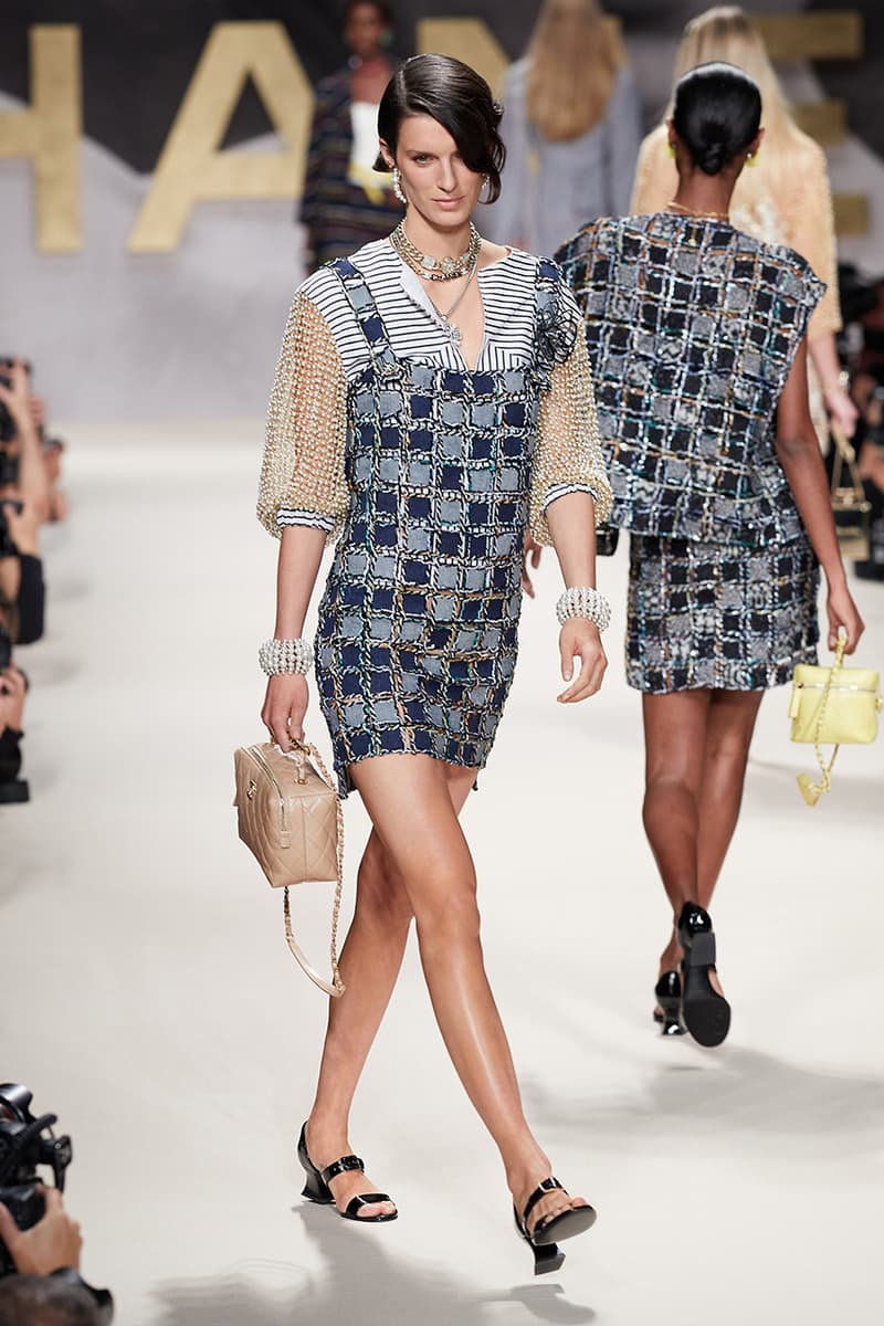 1980, 90년대의 완벽한 부활, 샤넬 2022 봄, 여름 컬렉션 쇼