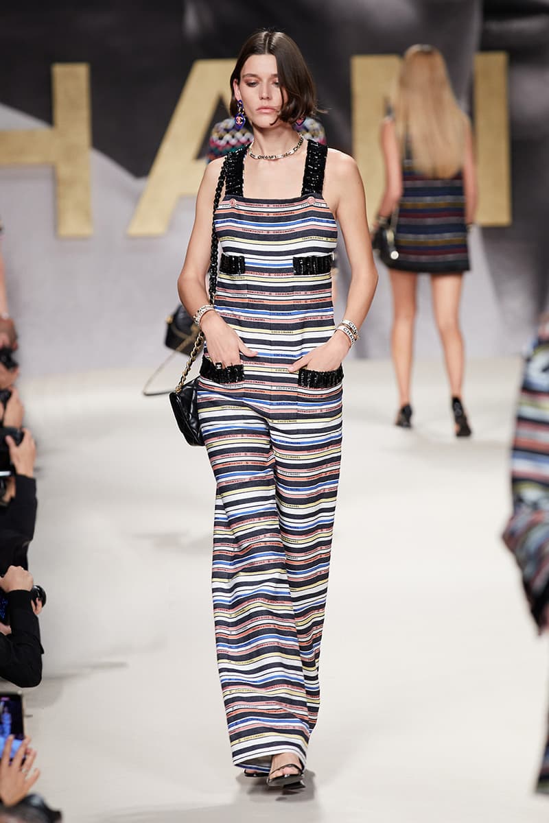 1980, 90년대의 완벽한 부활, 샤넬 2022 봄, 여름 컬렉션 쇼