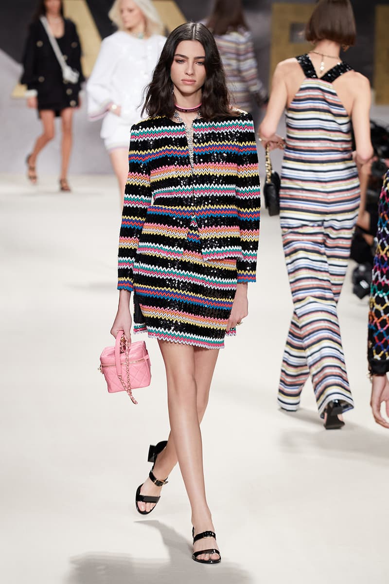 1980, 90년대의 완벽한 부활, 샤넬 2022 봄, 여름 컬렉션 쇼