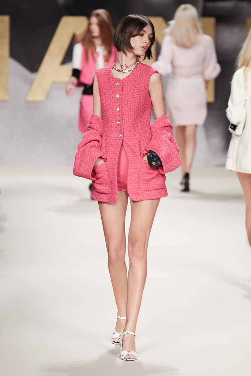 1980, 90년대의 완벽한 부활, 샤넬 2022 봄, 여름 컬렉션 쇼