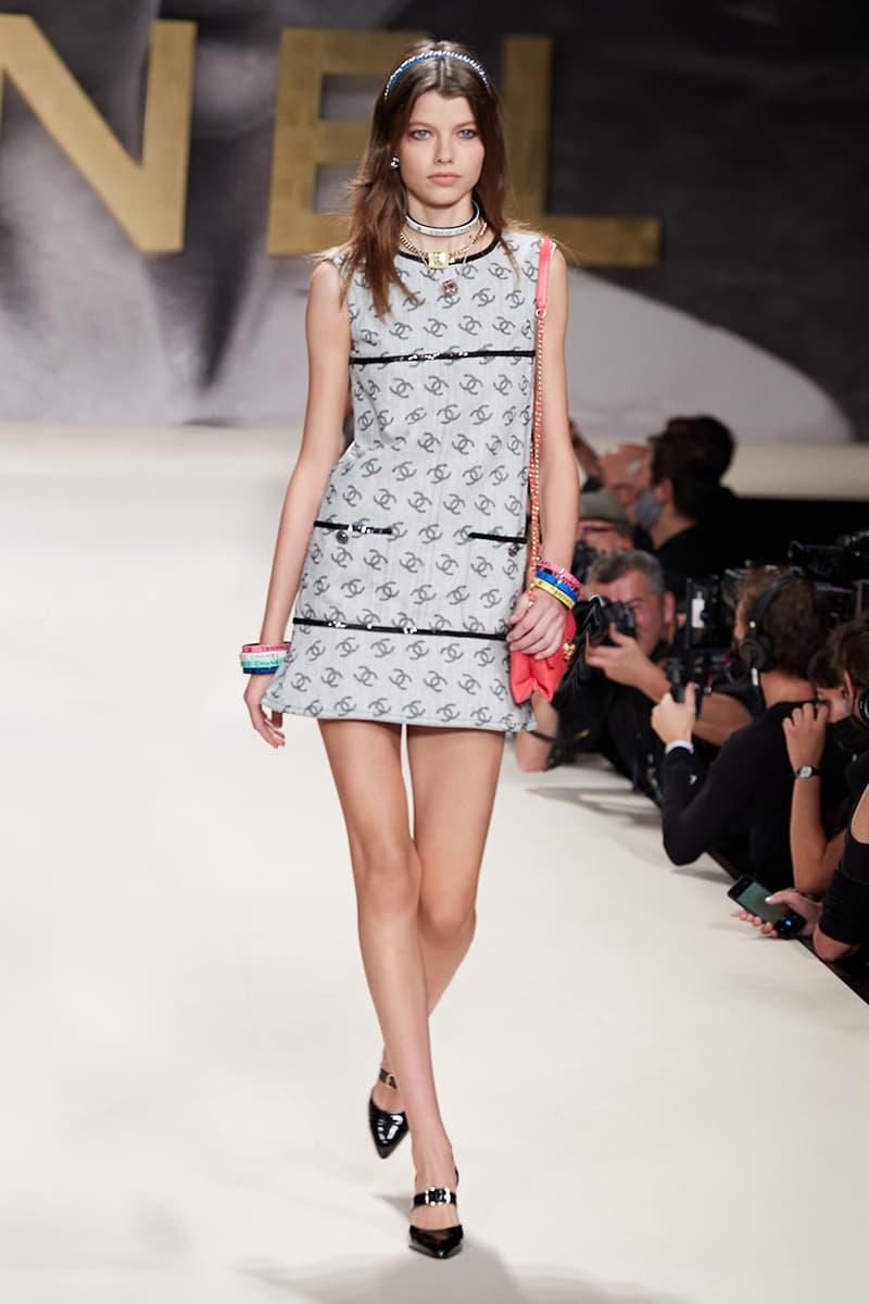 1980, 90년대의 완벽한 부활, 샤넬 2022 봄, 여름 컬렉션 쇼