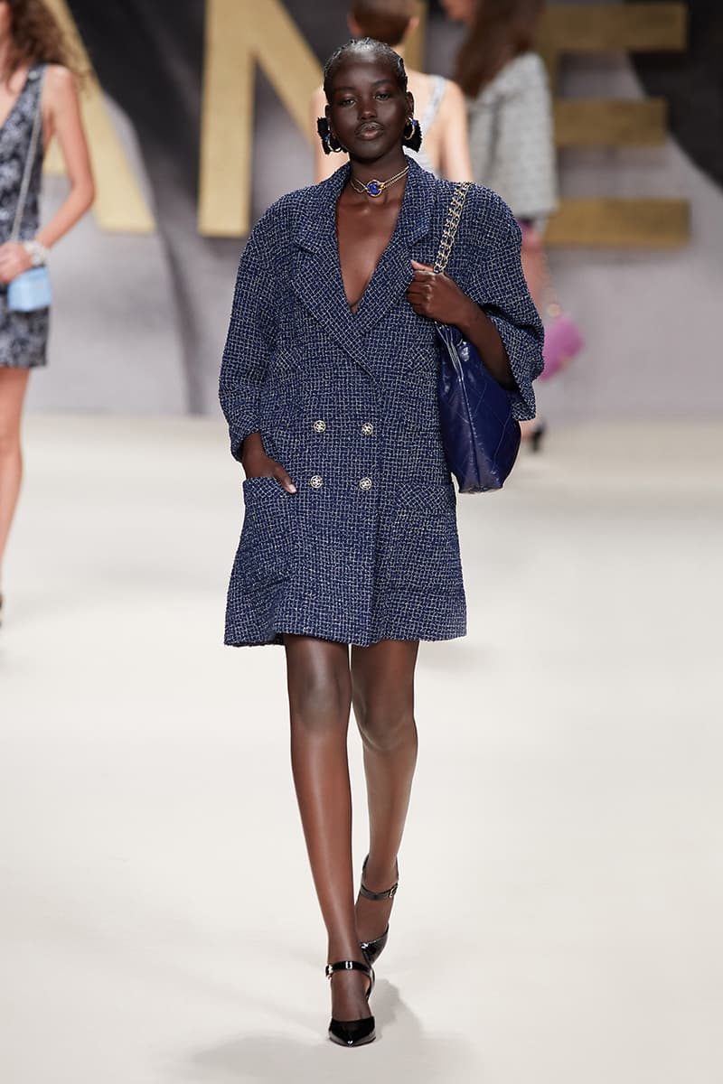 1980, 90년대의 완벽한 부활, 샤넬 2022 봄, 여름 컬렉션 쇼