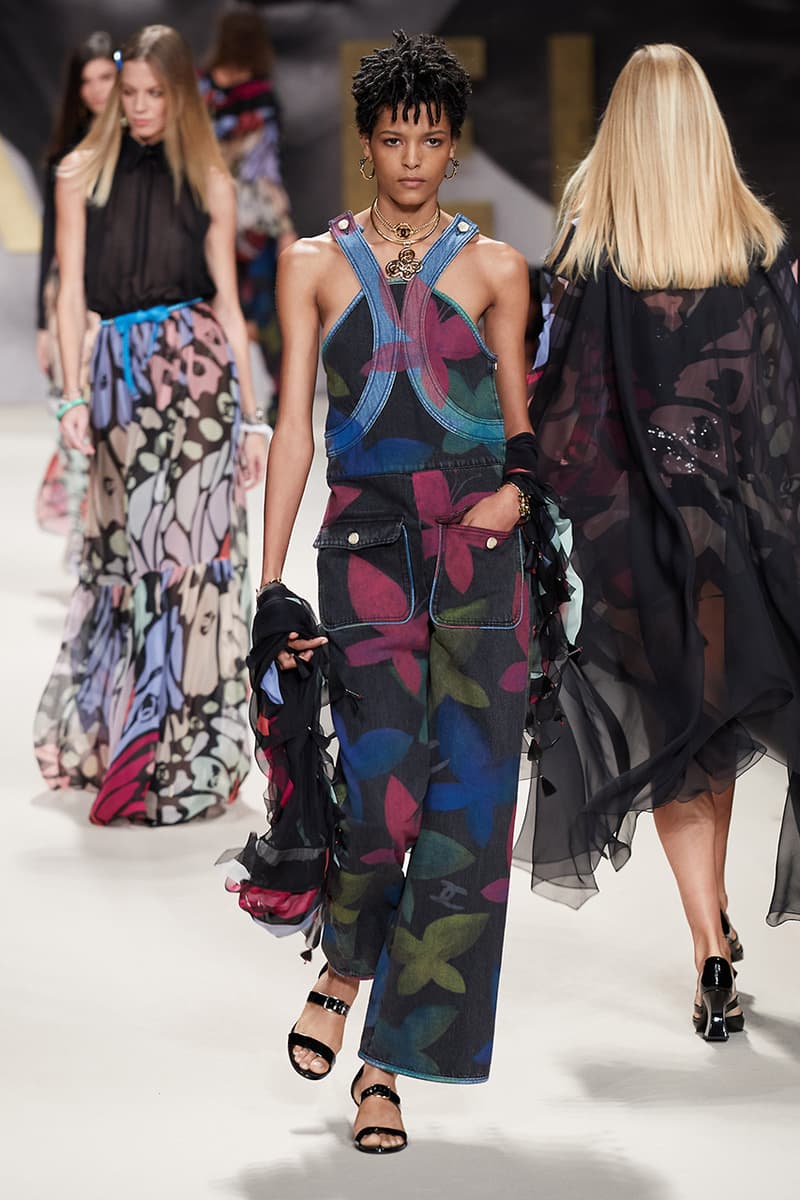 1980, 90년대의 완벽한 부활, 샤넬 2022 봄, 여름 컬렉션 쇼