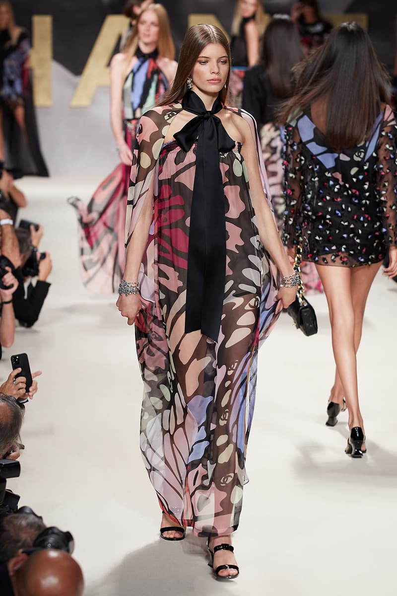 1980, 90년대의 완벽한 부활, 샤넬 2022 봄, 여름 컬렉션 쇼