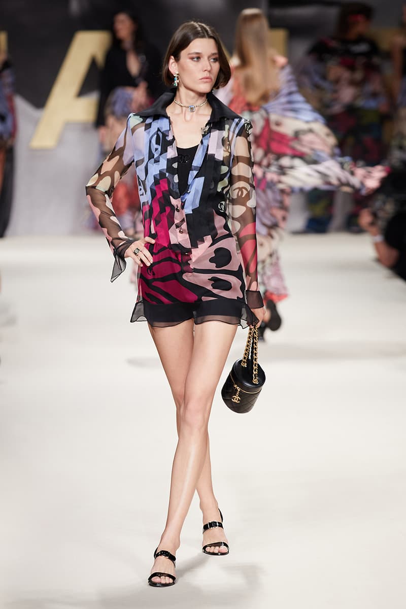 1980, 90년대의 완벽한 부활, 샤넬 2022 봄, 여름 컬렉션 쇼