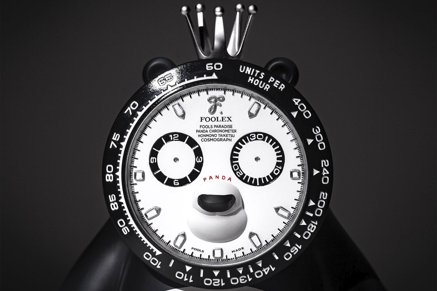 롤렉스 데이토나에서 영감받은 탁상용 판다 시계가 공개됐다, 풀스 파라다이스
