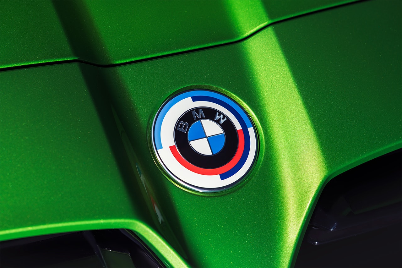 BMW가 새로운 엠블럼을 깜짝 공개했다, BMW M, 고성능 라인업, 자동차 브랜드, 로고