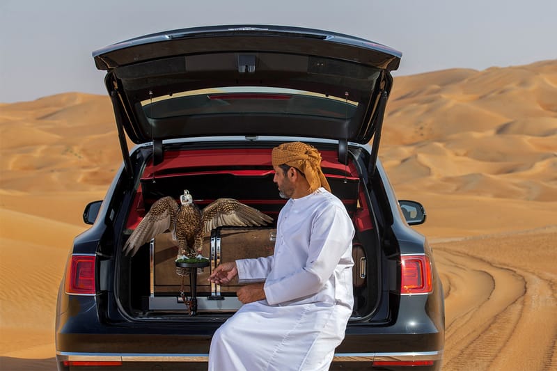 테슬라부터 롤스로이스까지, 아는 사람들만 아는 자동차 속 특별한 기능 6