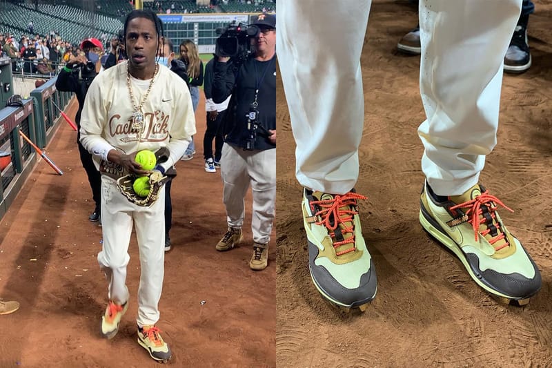 트래비스 스콧이 직접 착용한 캑터스 잭 x 에어 맥스 1 '바로크 브라운'의 모습은?