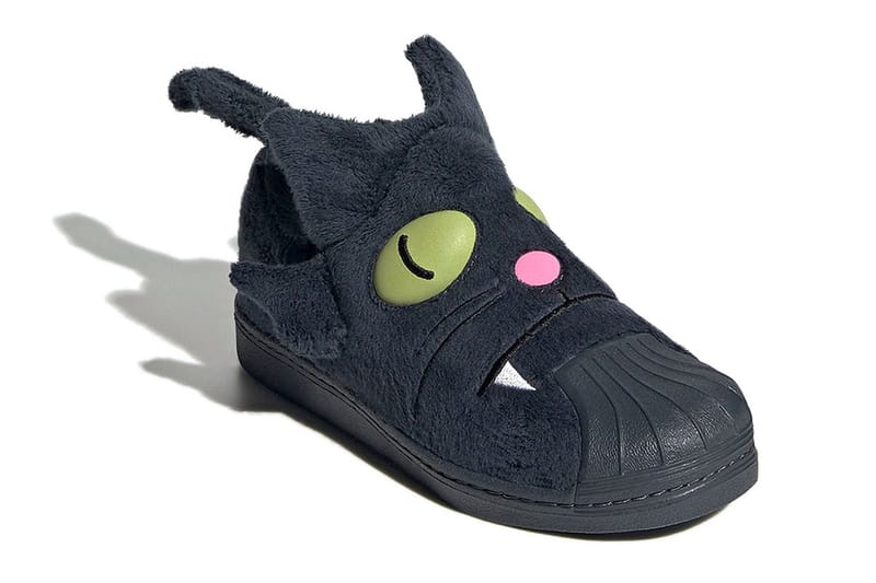 '심슨 가족' x 아디다스 오리지널스 슈퍼스타 '스노우볼' 살펴보기