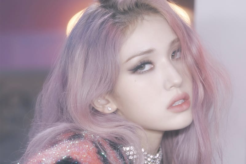 전소미 인터뷰: 첫 솔로 앨범 ‘XOXO’로 새로운 시대를 열다