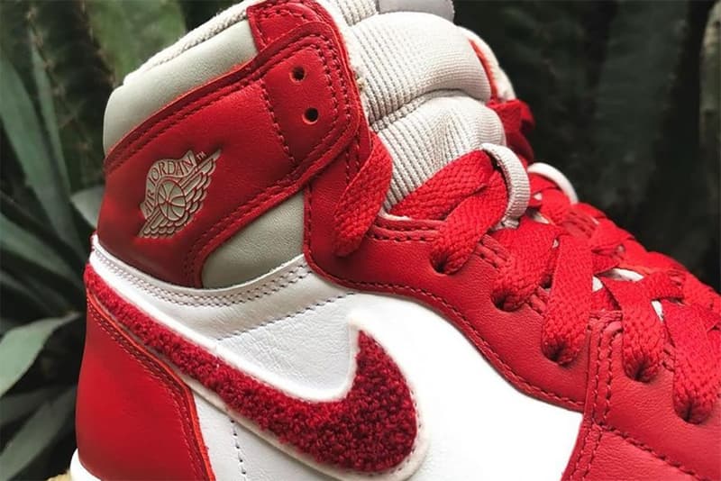 매력적인 소재감, 에어 조던 1 하이 ‘바시티 레드’ 실물 들여다보기, 나이키, SNKRS, 스니커 발매 정보