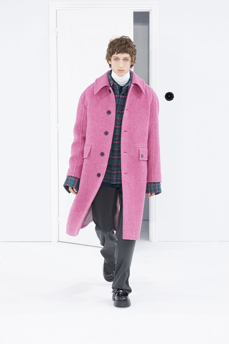 심플하면서 다층적인, 우영미 2022 FW 컬렉션 런웨이 살펴보기, 파리 패션위크